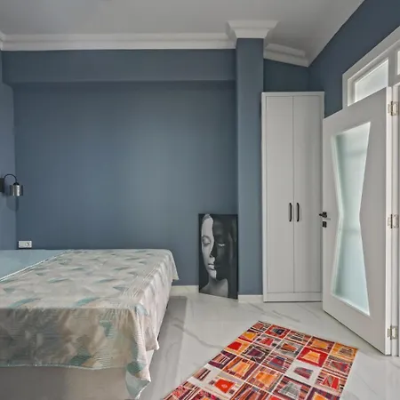 08 Numarali Apartmán